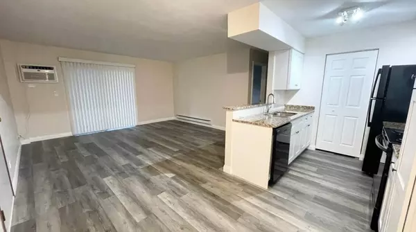 633 VIRGINIA RD #116, Crystal Lake, IL 60014