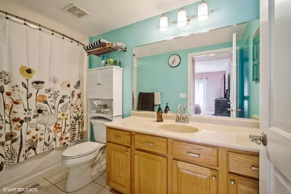 6560 W Diversey AVE #605D, Chicago, IL 60707