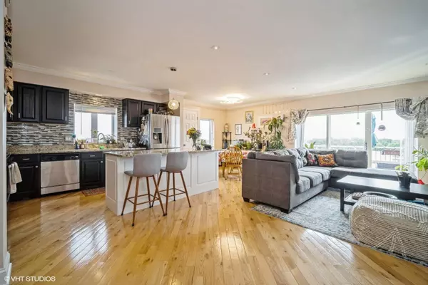 6560 W Diversey AVE #605D, Chicago, IL 60707