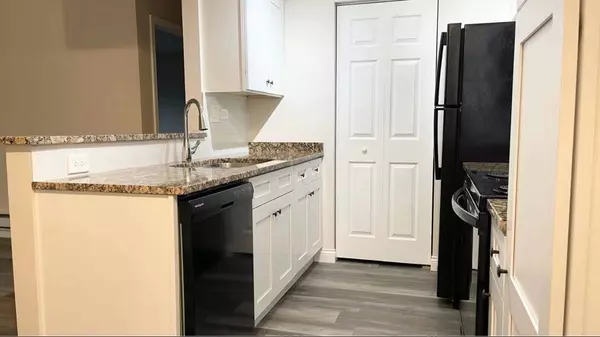 633 VIRGINIA RD #116, Crystal Lake, IL 60014