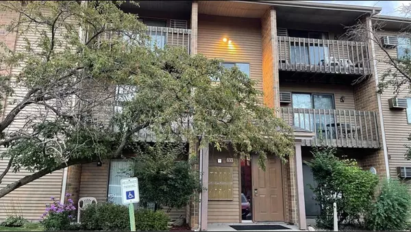 633 VIRGINIA RD #116, Crystal Lake, IL 60014