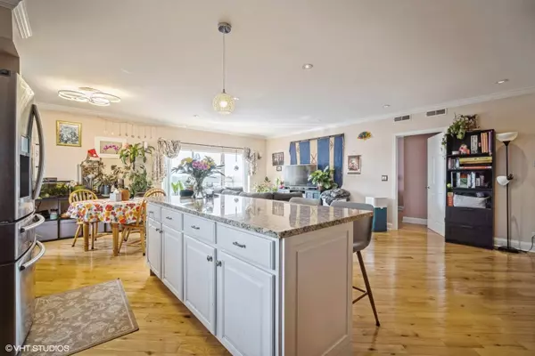 6560 W Diversey AVE #605D, Chicago, IL 60707