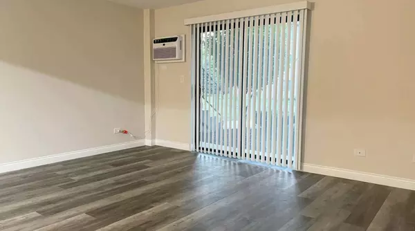 633 VIRGINIA RD #116, Crystal Lake, IL 60014