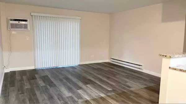 633 VIRGINIA RD #116, Crystal Lake, IL 60014