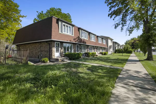 921 La Grange RD, La Grange, IL 60525