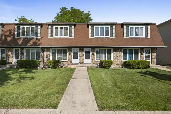 921 La Grange RD, La Grange, IL 60525