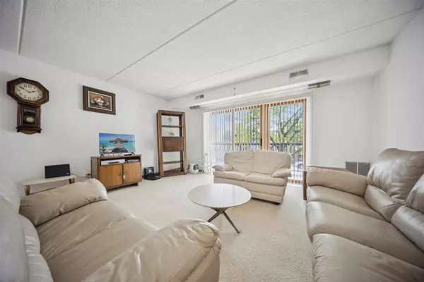 7414 W Irving Park RD #206, Norridge, IL 60706