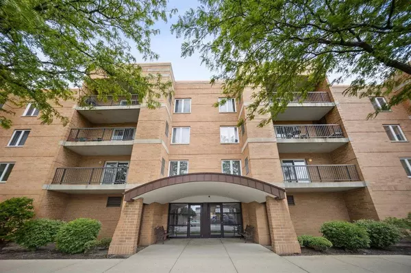 7414 W Irving Park RD #206, Norridge, IL 60706