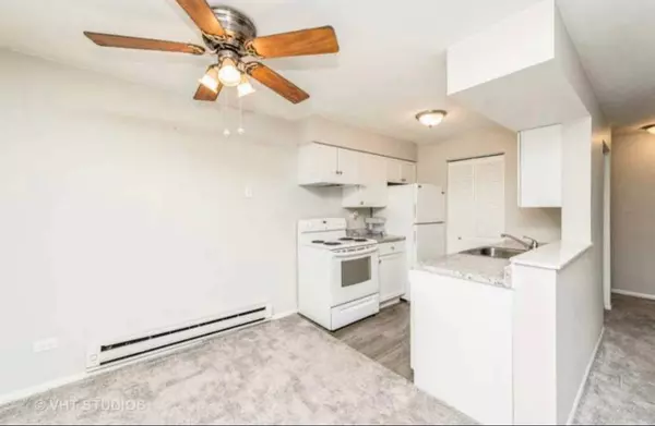 633 Virginia RD #214, Crystal Lake, IL 60014