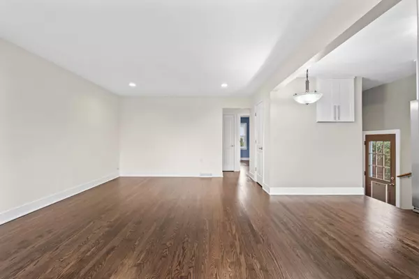 2534 N West ST, River Grove, IL 60171