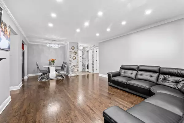 5450 Astor LN #216, Rolling Meadows, IL 60008