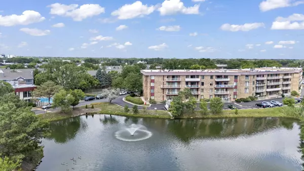 5450 Astor LN #216, Rolling Meadows, IL 60008