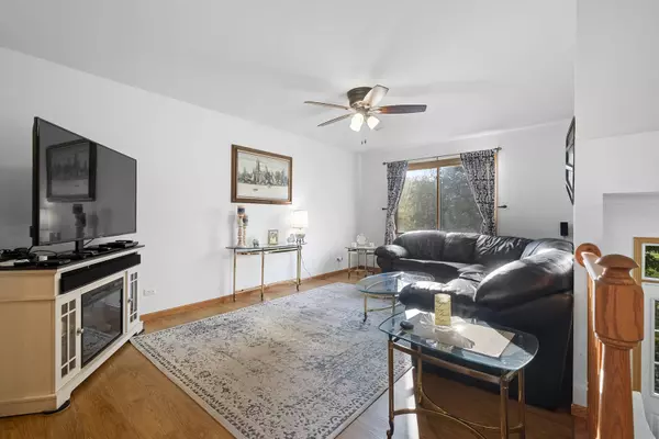 403 E Willow ST #403, Elburn, IL 60119