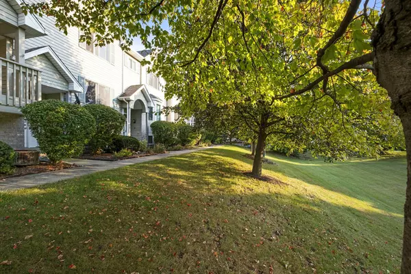 403 E Willow ST #403, Elburn, IL 60119