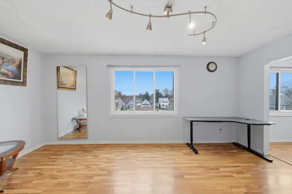 1551 Ashland AVE #306, Des Plaines, IL 60016