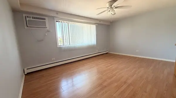 6348 Washington ST #3D, Chicago Ridge, IL 60415