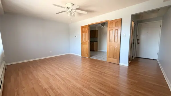6348 Washington ST #3D, Chicago Ridge, IL 60415