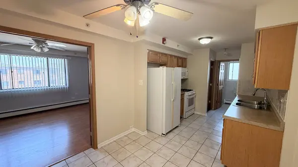 6348 Washington ST #3D, Chicago Ridge, IL 60415