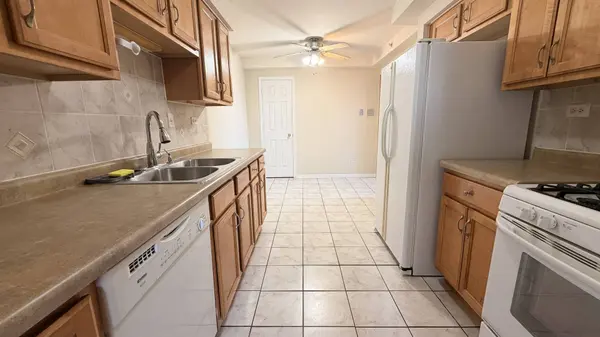 6348 Washington ST #3D, Chicago Ridge, IL 60415