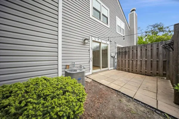 1242 N Knollwood Drive #1242, Palatine, IL 60067