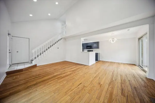 1242 N Knollwood Drive #1242, Palatine, IL 60067