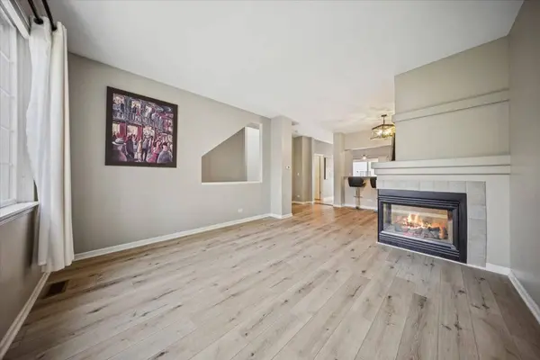 180 New Haven Drive, Cary, IL 60013