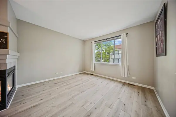 180 New Haven Drive, Cary, IL 60013