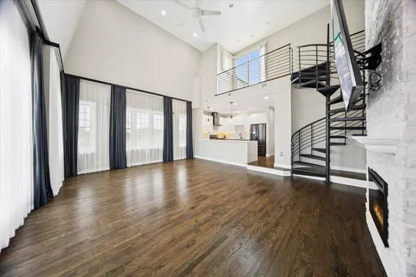 1600 N New England Avenue #4, Chicago, IL 60707