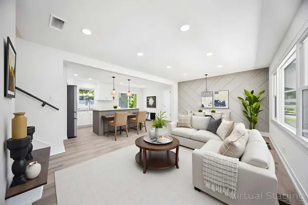 22W633 Burr Oak Drive, Glen Ellyn, IL 60137