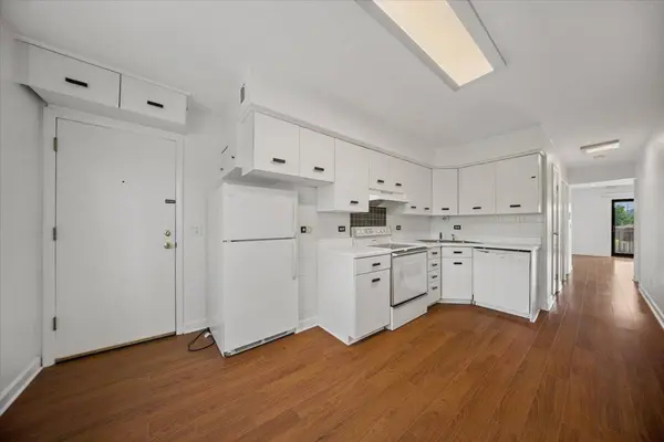 9604 Bianco Terrace #C, Des Plaines, IL 60016