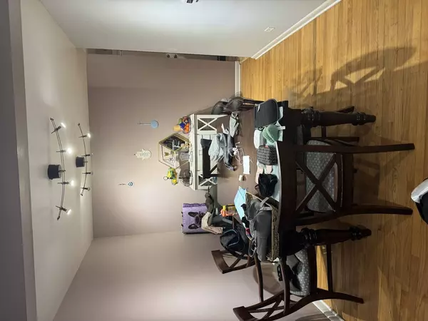 531 GLENSHIRE Road, Glenview, IL 60025