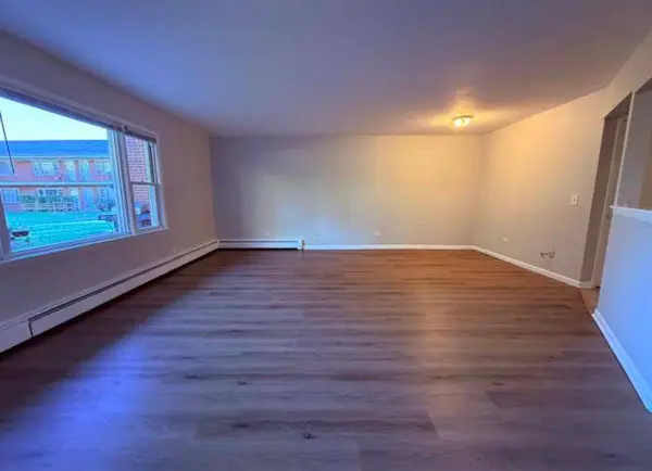 1119 E Algonquin Road #2, Arlington Heights, IL 60005