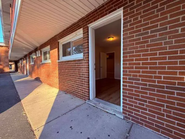 1119 E Algonquin Road #2, Arlington Heights, IL 60005