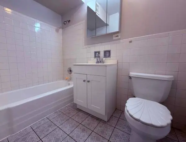 1119 E Algonquin Road #2, Arlington Heights, IL 60005