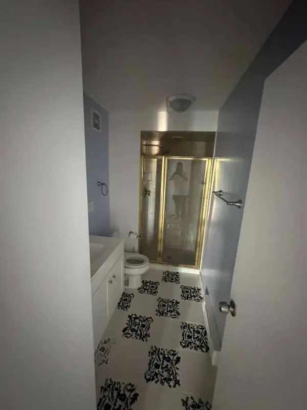 6033 N Sheridan RD #39E, Chicago, IL 60660