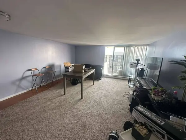 6033 N Sheridan RD #39E, Chicago, IL 60660