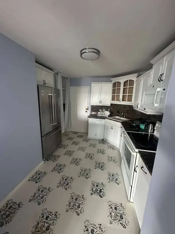 6033 N Sheridan RD #39E, Chicago, IL 60660