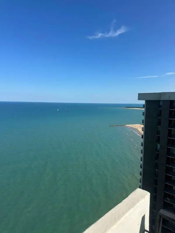 6033 N Sheridan RD #39E, Chicago, IL 60660