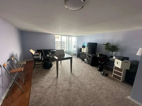 6033 N Sheridan RD #39E, Chicago, IL 60660
