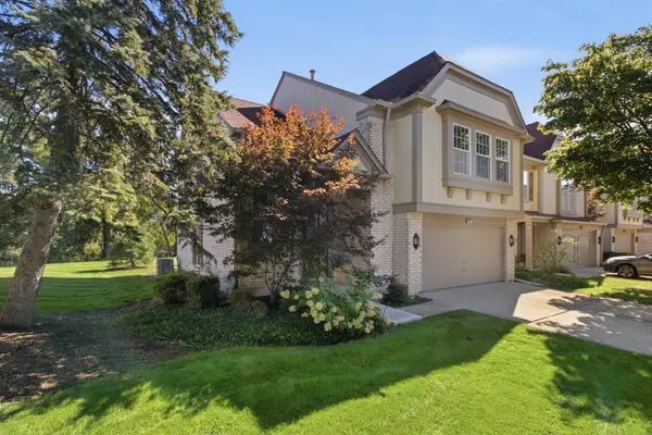 192 W Fox Hill DR, Buffalo Grove, IL 60089