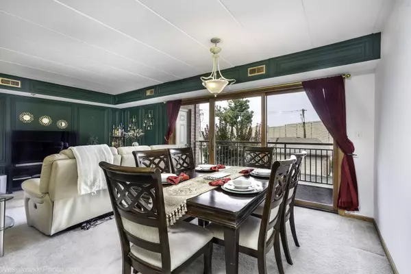 7800 W 89th Street #204, Hickory Hills, IL 60457