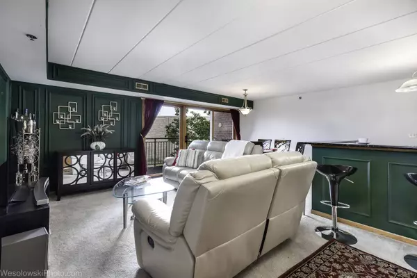 7800 W 89th Street #204, Hickory Hills, IL 60457