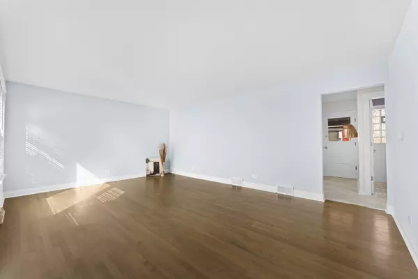 716 N Western Avenue, Park Ridge, IL 60068