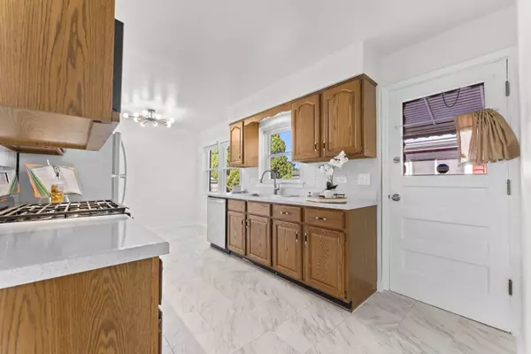 716 N Western Avenue, Park Ridge, IL 60068