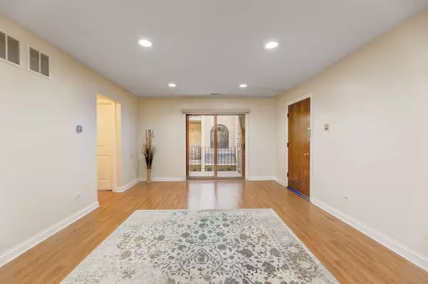 6625 N Northwest Highway #202, Chicago, IL 60631