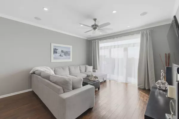 615 Perrie Drive #605, Elk Grove Village, IL 60007