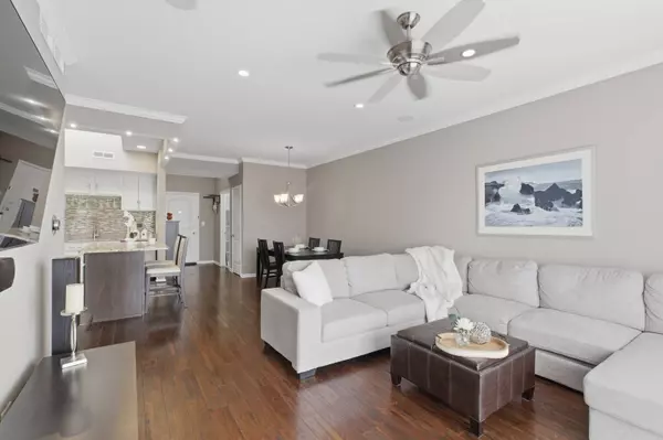 615 Perrie Drive #605, Elk Grove Village, IL 60007