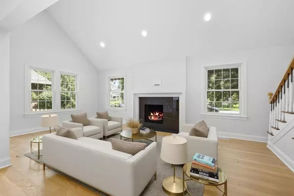 1410 Berkley Court, Deerfield, IL 60015