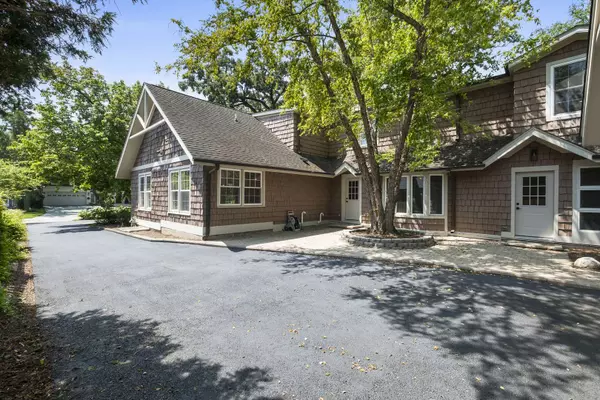 1410 Berkley Court, Deerfield, IL 60015