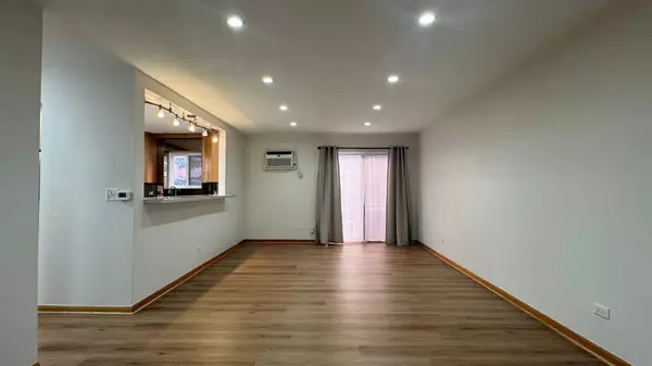 1650 Mill Street #206, Des Plaines, IL 60016